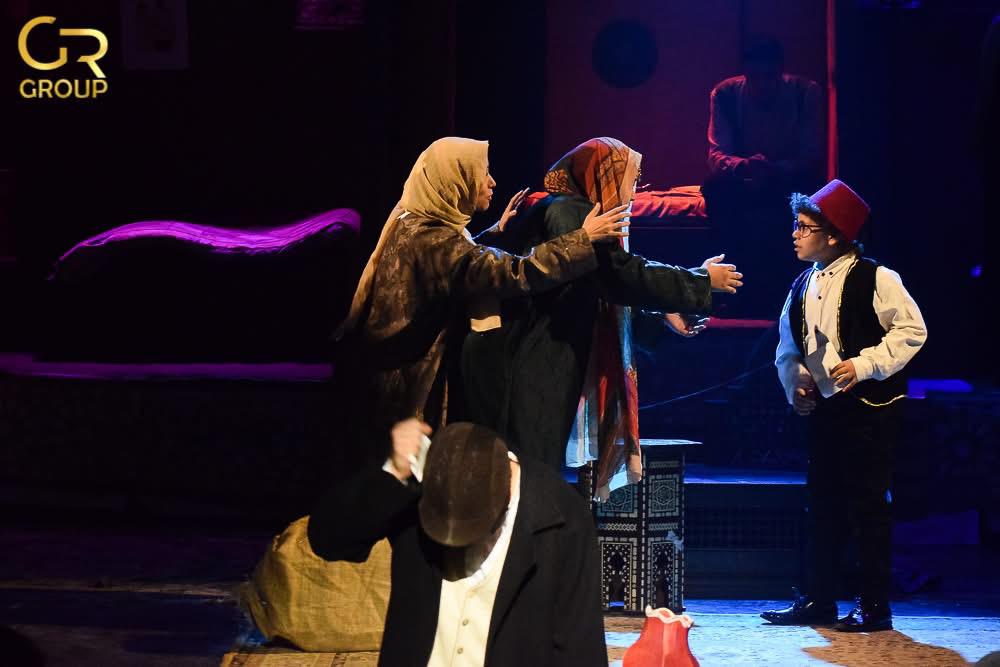  مرآة وجرس إنذار  يحصد جوائز الدورة السادسة من مهرجان المسرح العربي